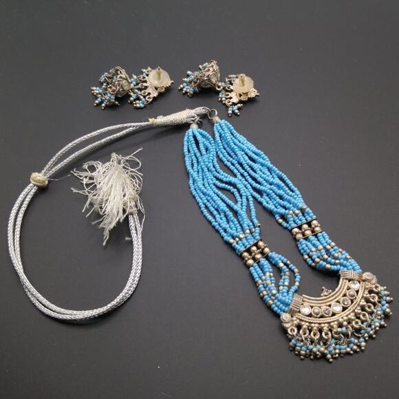 Turquoise Seed Bead Rhinestone Pendant 26" Necklace, Dangle Post Earrings 1 3/4" - Picture 8 of 8